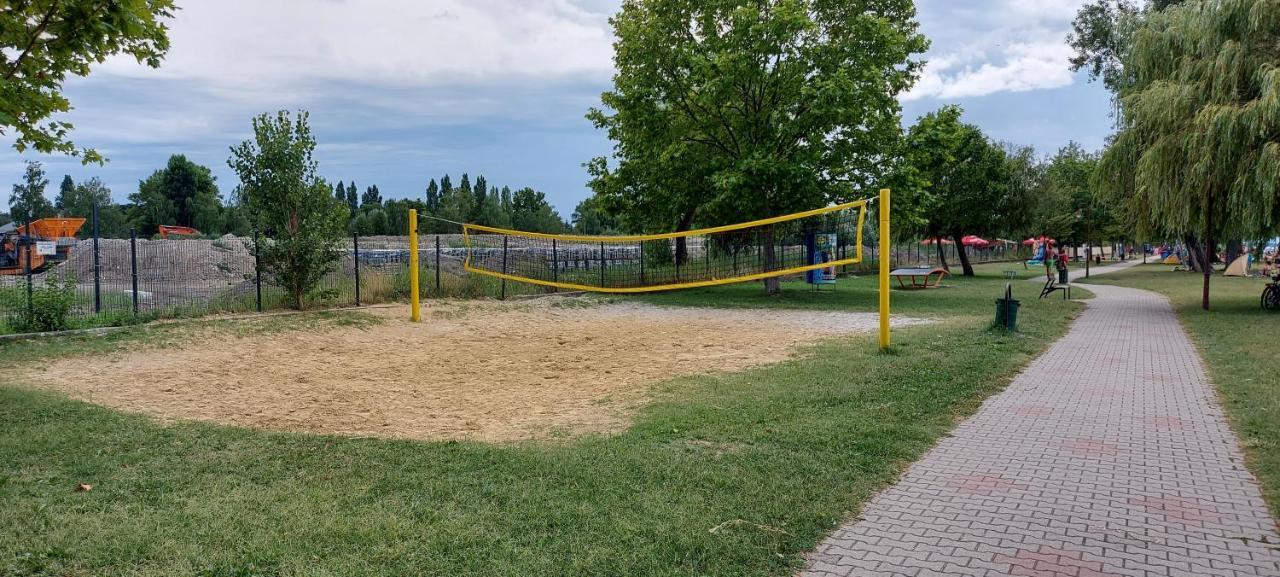 Life Apartmanok Шиофок Экстерьер фото