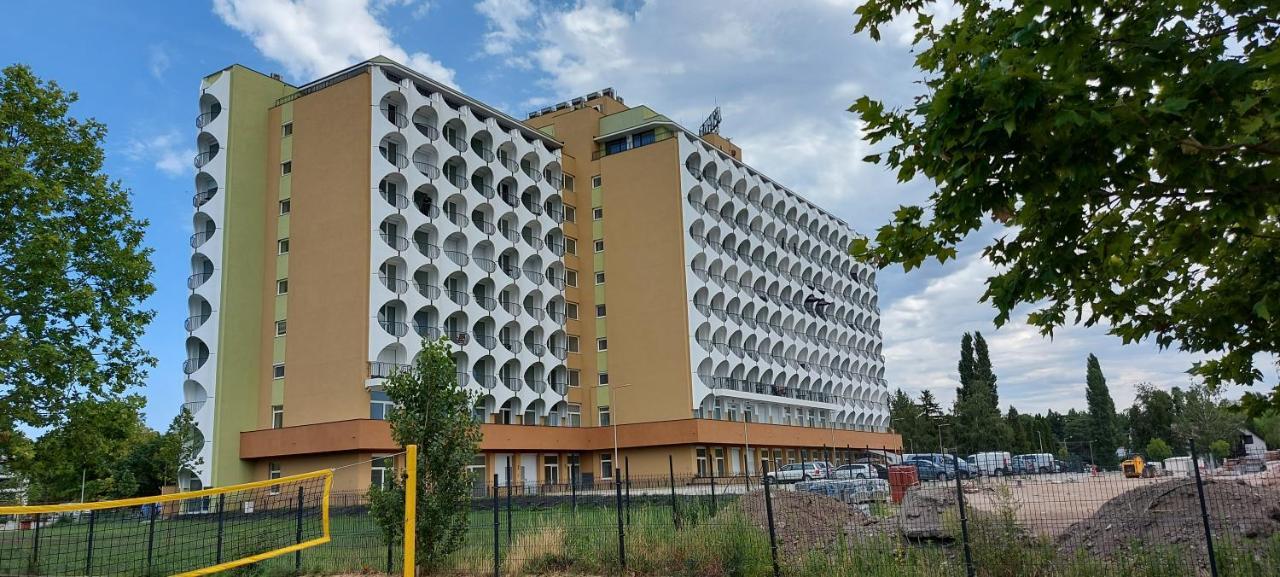 Life Apartmanok Шиофок Экстерьер фото